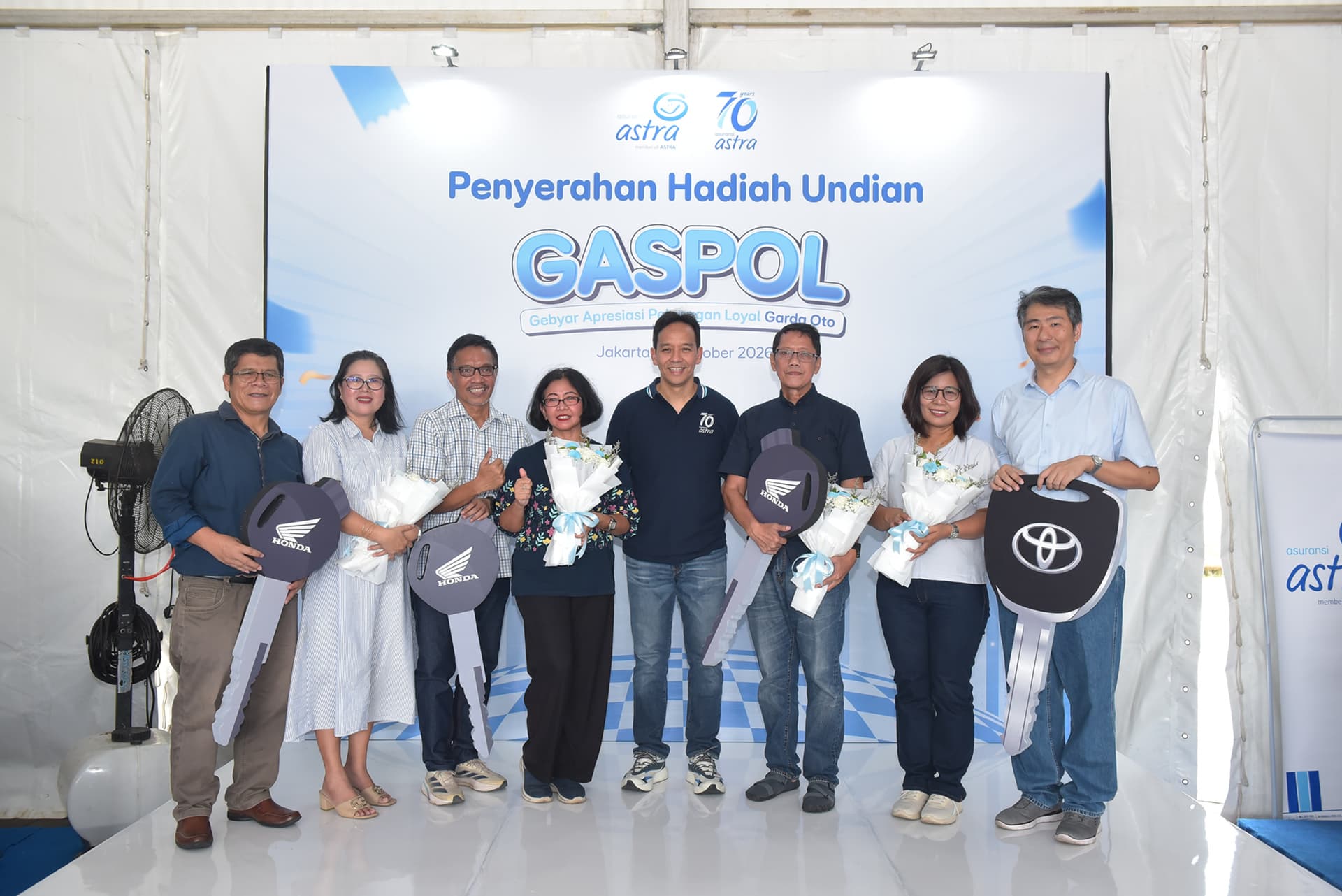 Rayakan 70 Tahun, Asuransi Astra Bagikan Toyota Veloz Hybrid dan Motor