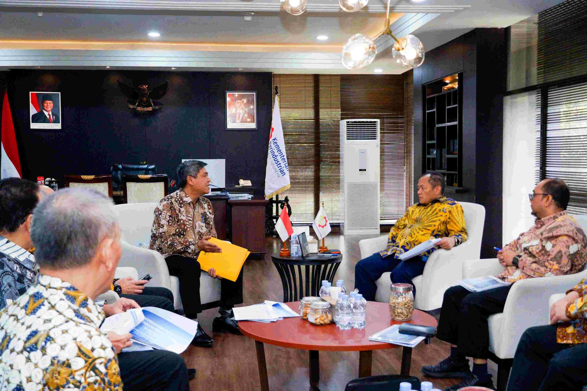 Menperin Janjikan Insentif Mobil Hybrid, Bebas Ganjil Genap hingga Keringanan Pajak