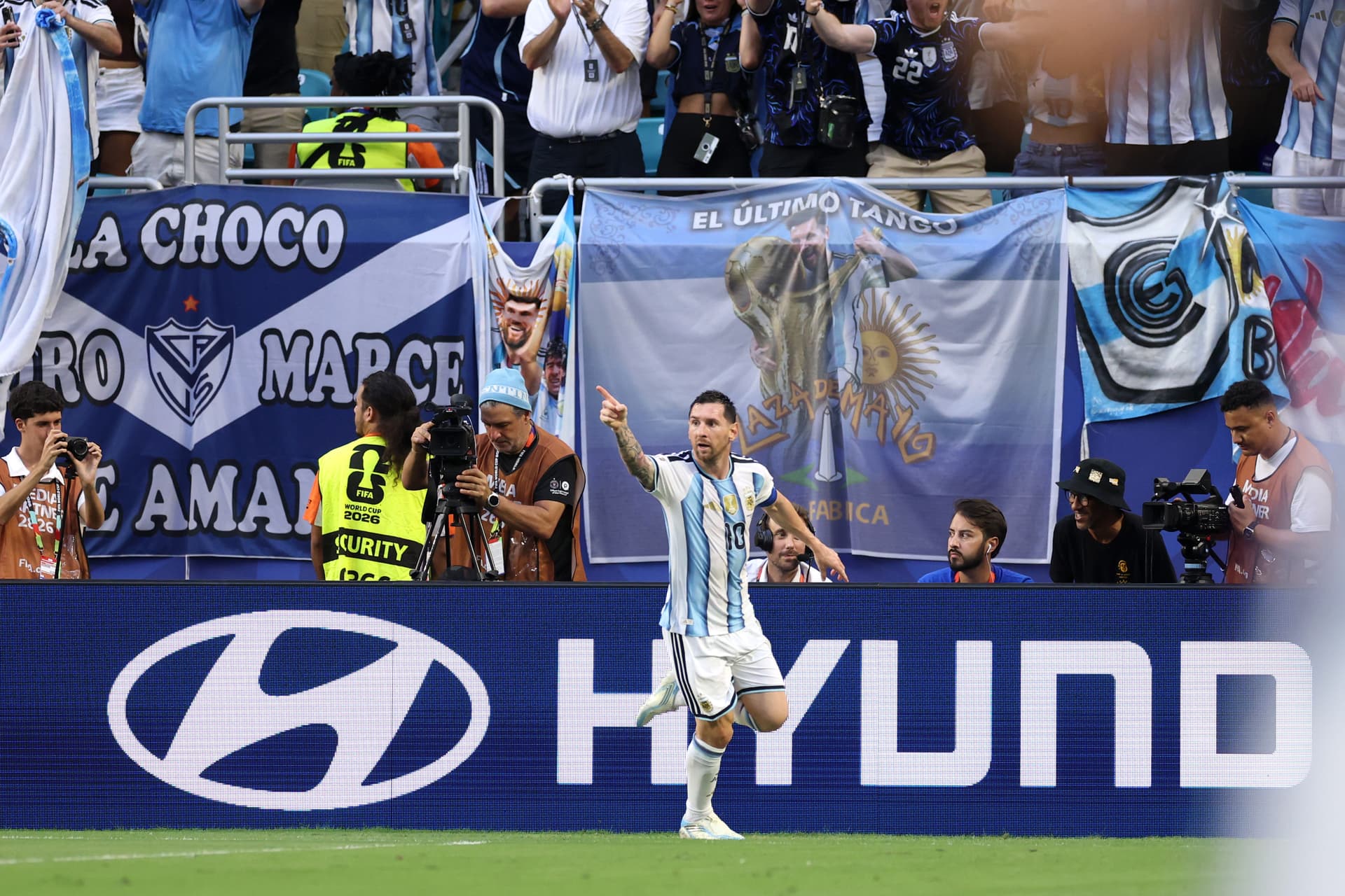 Begini Reaksi Dunia Merespons Lionel Messi Pensiun dari Timnas Argentina