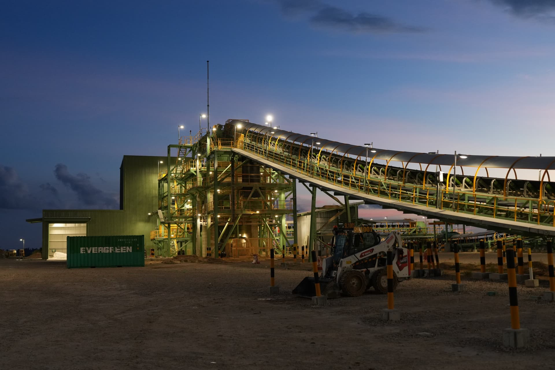 Saham Merdeka Gold (EMAS) Mendadak Jatuh Dalam, Ini Faktor Pemicu Utamanya
