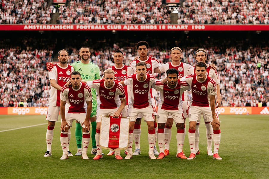 Tampil Solid, Maarten Paes Bantu Ajax Menang di Liga Konferensi UEFA