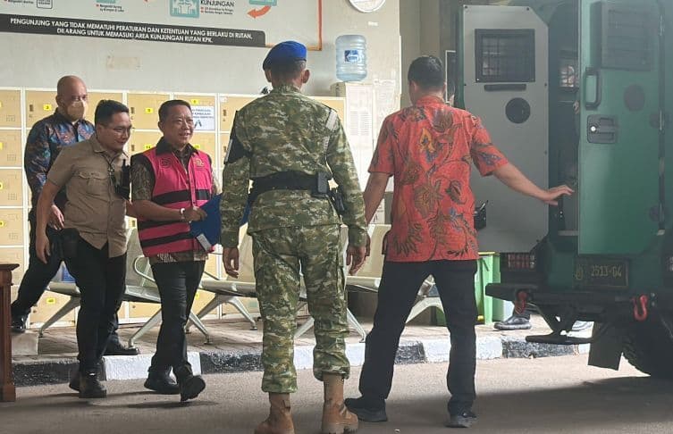 Eks Jampidsus Febrie Adriansyah Dicecar Puluhan Pertanyaan saat Diperiksa Kejagung