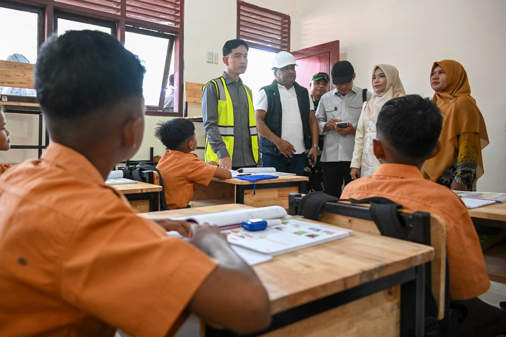 Tinjau Renovasi SDN 7 Jangka Bireuen, Gibran Pastikan Siswa Bisa Belajar Layak Pascabencana