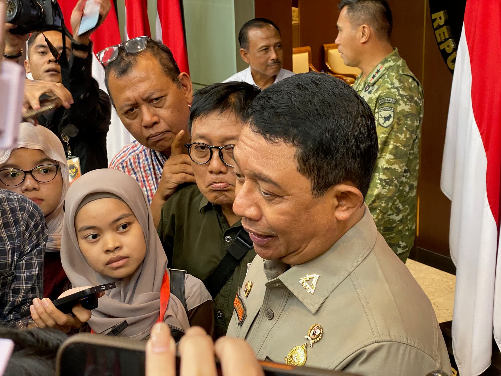 Karhutla di Bromo Tersisa 2 Titik Api, Kepala BNPB Ungkap Kendalanya