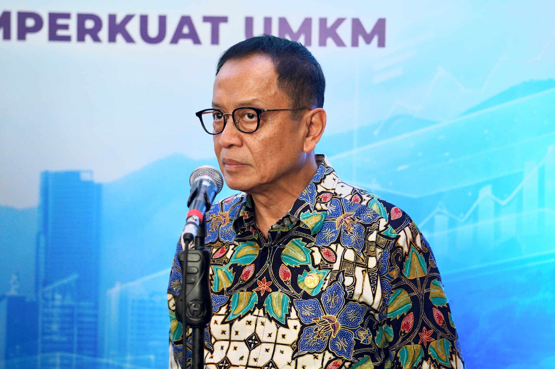 OJK Pastikan Likuiditas Perbankan Ample Jelang Penarikan Uang Negara di Himbara