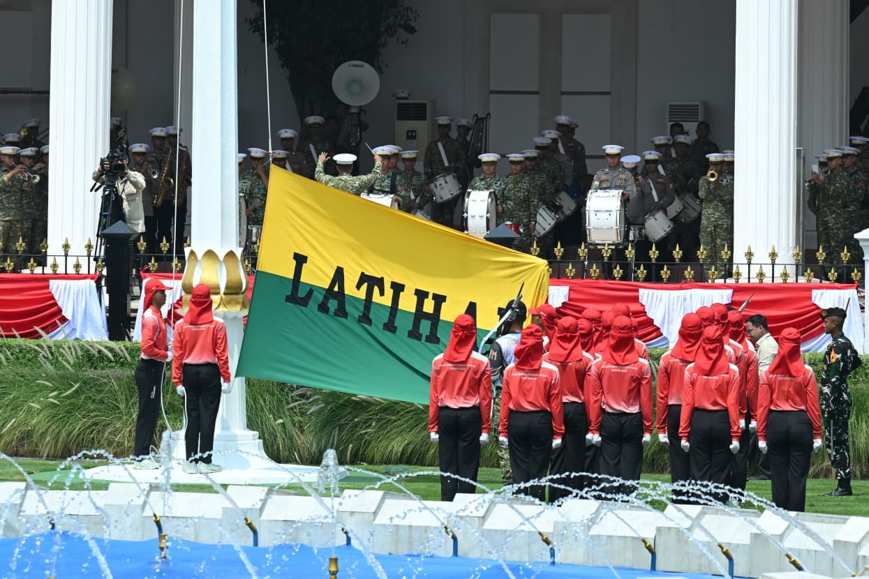 Jelang HUT Ke-81 RI, Tim Upacara dan Paskibraka Gladi Bersama di Istana Merdeka