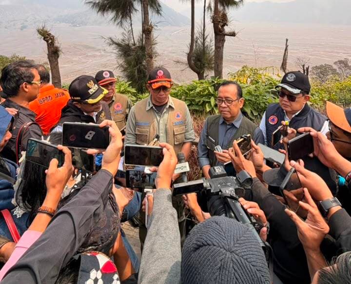 Pratikno Bantah Sakit dan Mundur sebagai Menko PMK: Saya Sehat dan Sedang di Bromo