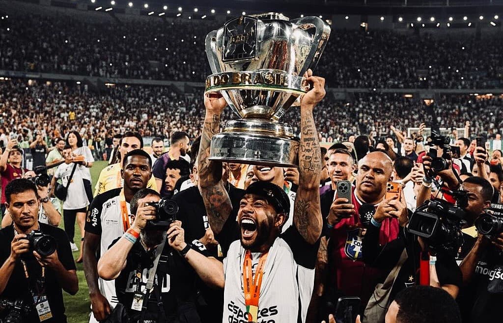 Ada Masalah Apa? Memphis Depay dan Corinthians Berpisah dengan Tidak Baik  