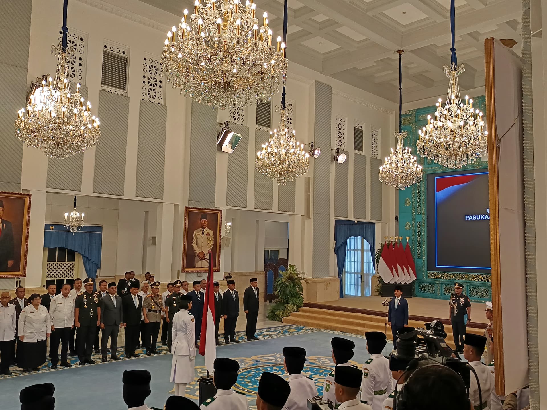 Wapres Gibran Kukuhkan Paskibraka yang Bertugas di Upacara HUT Ke-81 RI 