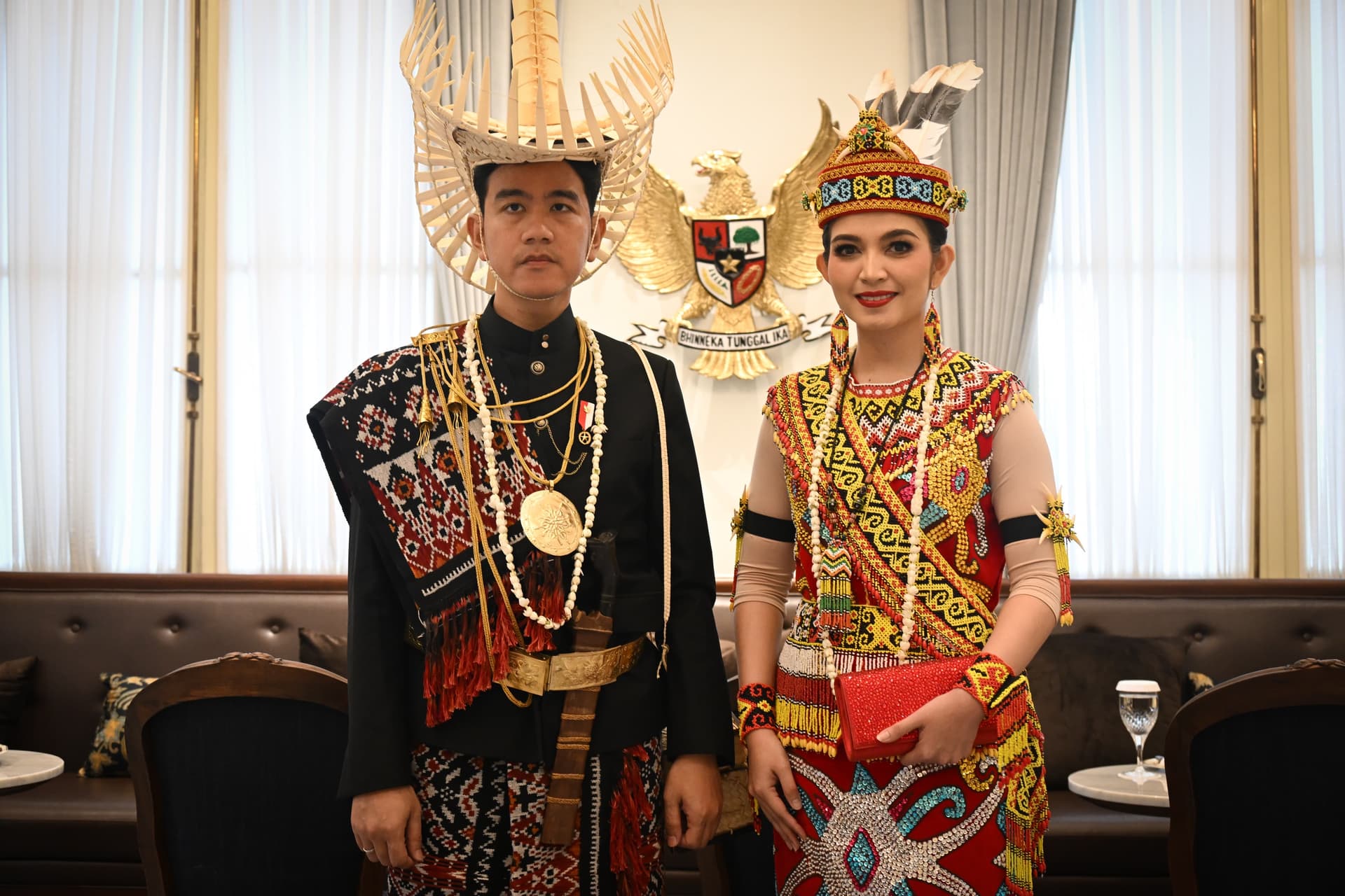 Hadiri Upacara HUT Ke-81 RI di Istana, Wapres Gibran Kenakan Baju Adat NTT 