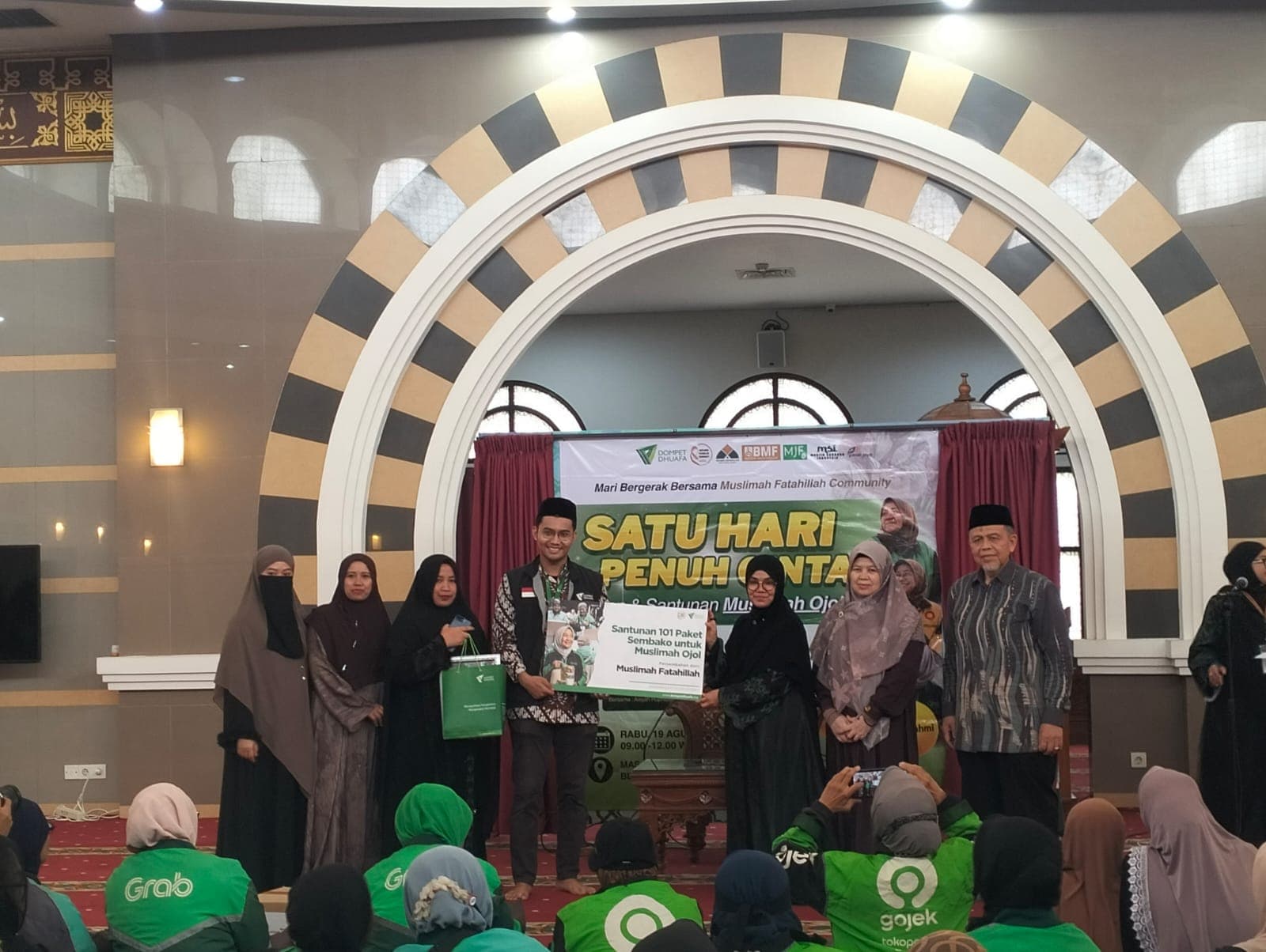 Dompet Dhuafa Bantu 101  Muslimah Ojek Daring di Jakarta Pusat
