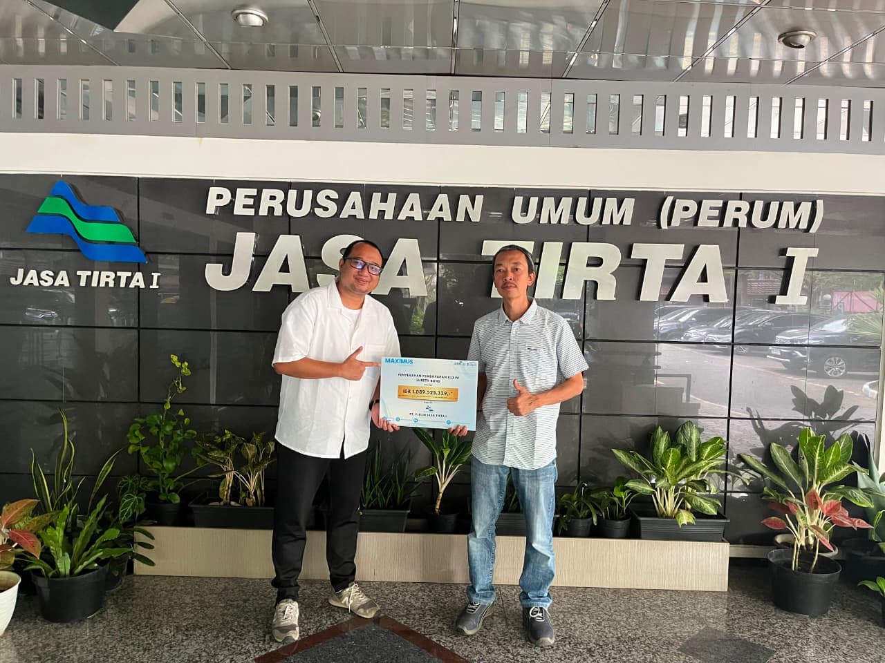 Maximus Insurance Bayarkan Klaim Surety Bond Rp1,09 Miliar kepada PJT I