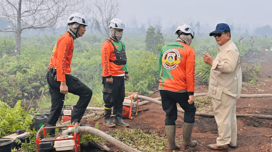 Prabowo Harap Karhutla Sumatra-Kalimantan Tuntas dalam 1-2 Pekan