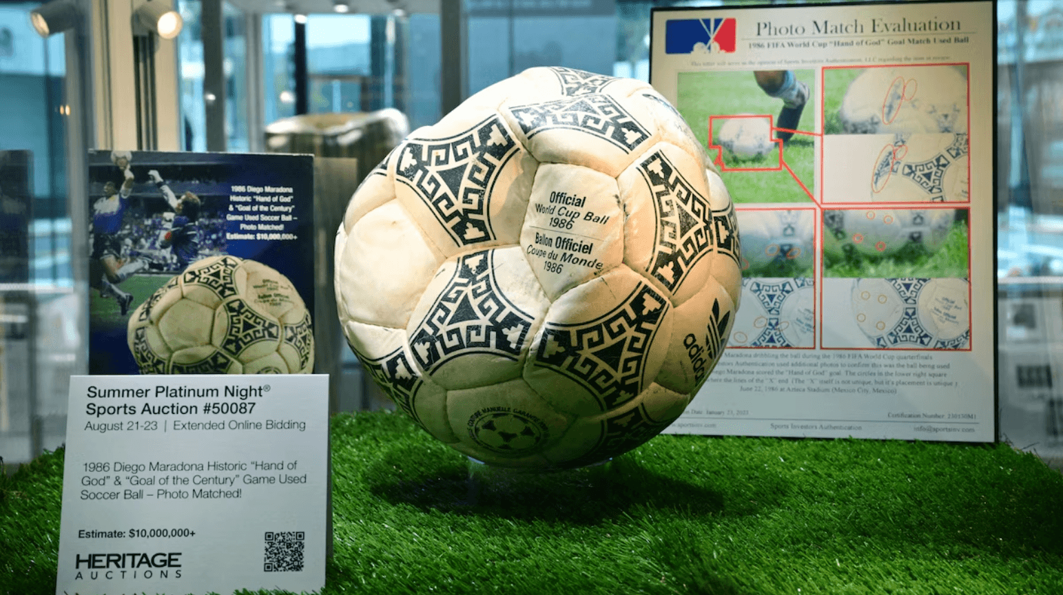 Bola Gol Tangan Tuhan Diego Maradona Terjual Rp59,3 Miliar