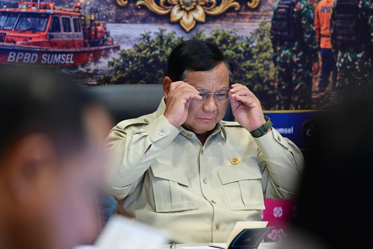 President Prabowo Visits Flores as M7.7 Quake Triggers Geo-Hazards and Leaves 180,000 Displaced