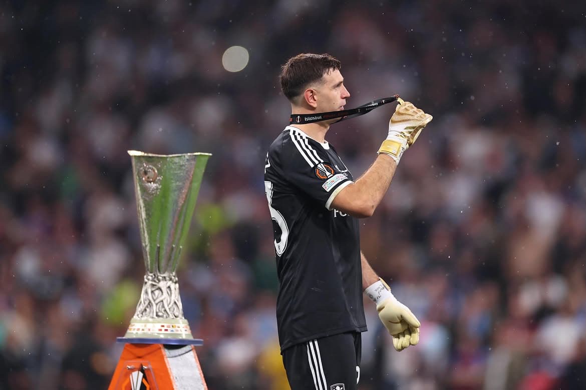 Bayar Rp161 Miliar, Chelsea Datangkan Emiliano Martinez dari Aston Villa