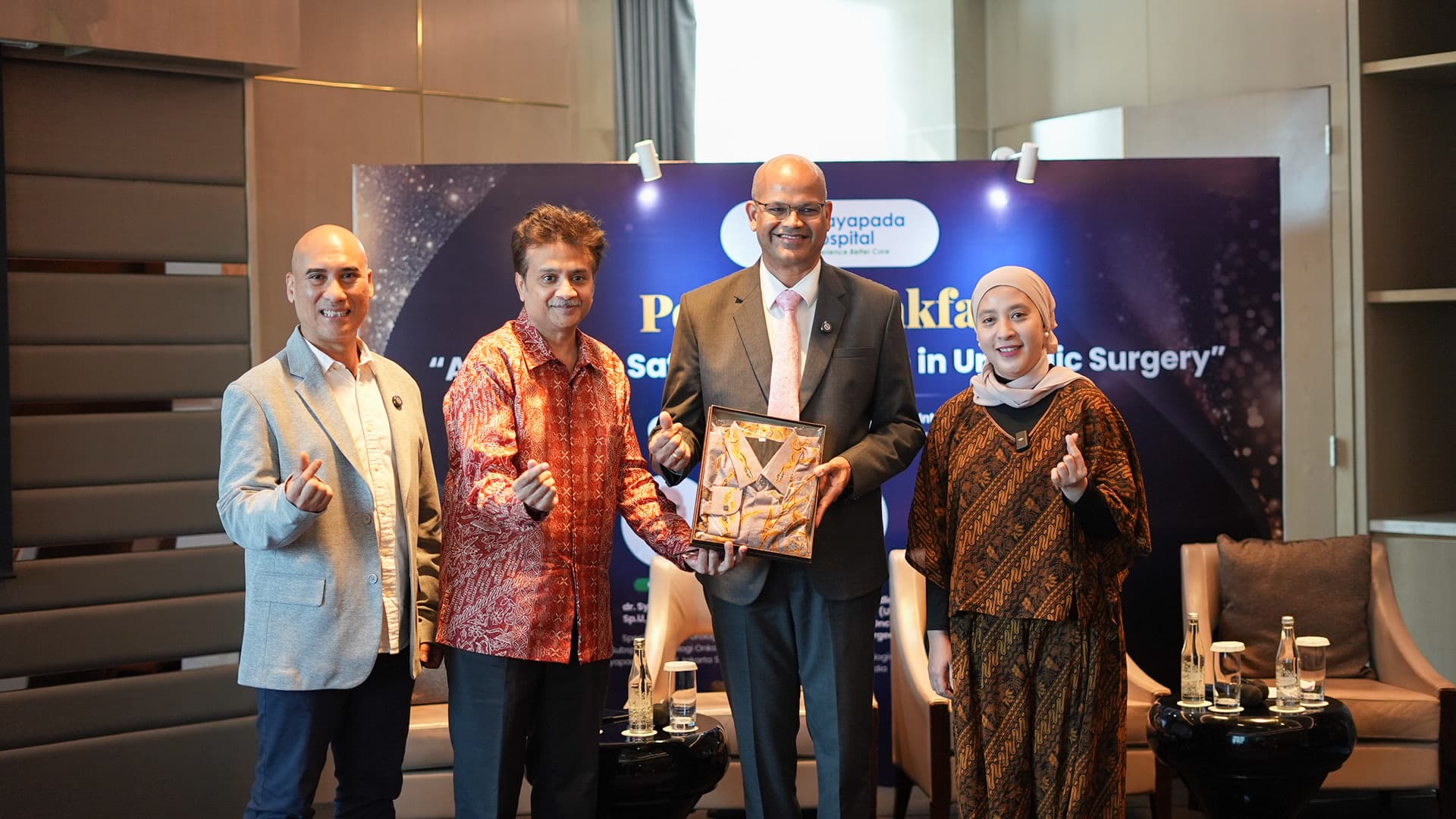 Expert Apollo Hospitals India Apresiasi Tim Urologi Mayapada Hospital Jakarta Selatan