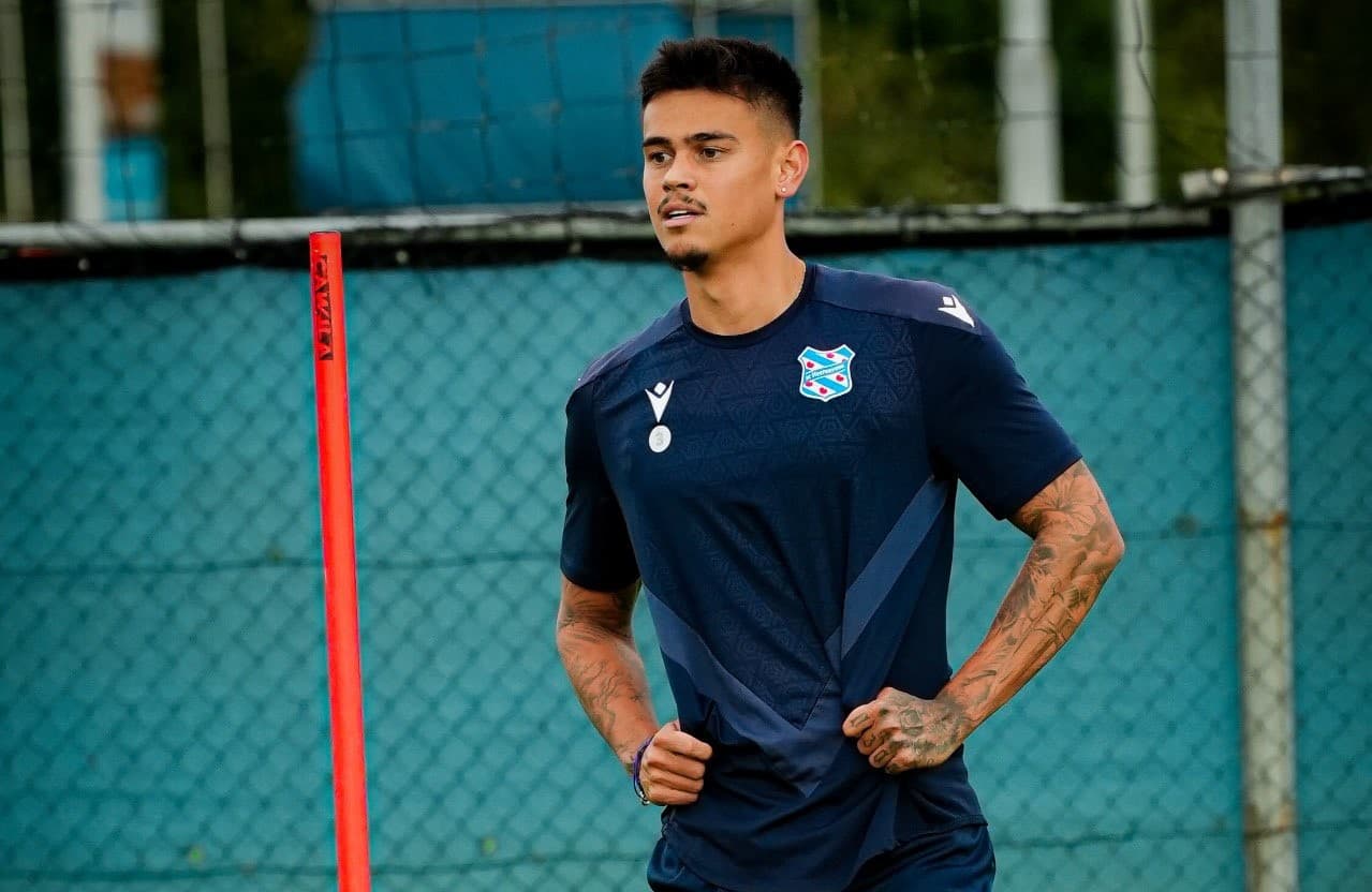 Gabung SC Heerenveen, Mees Hilgers Usung Target Tinggi