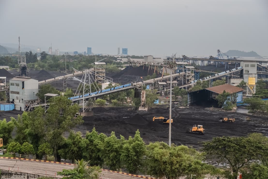 Coal Asset Injection Powers Massive $1.7 Billion Rights Issue as FORU Shares Rocket 25%