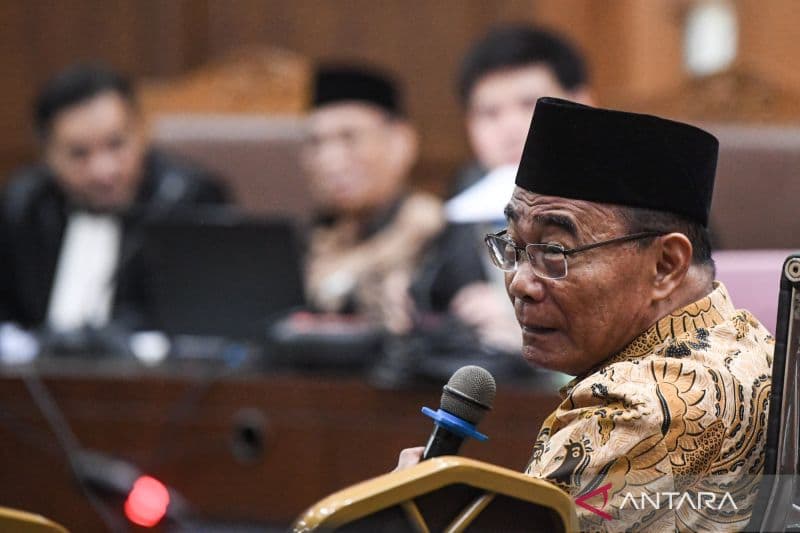 Muhadjir Teken Surat Pengalihan Kuota Haji atas Permintaan Bos Maktour Fuad Hasan
