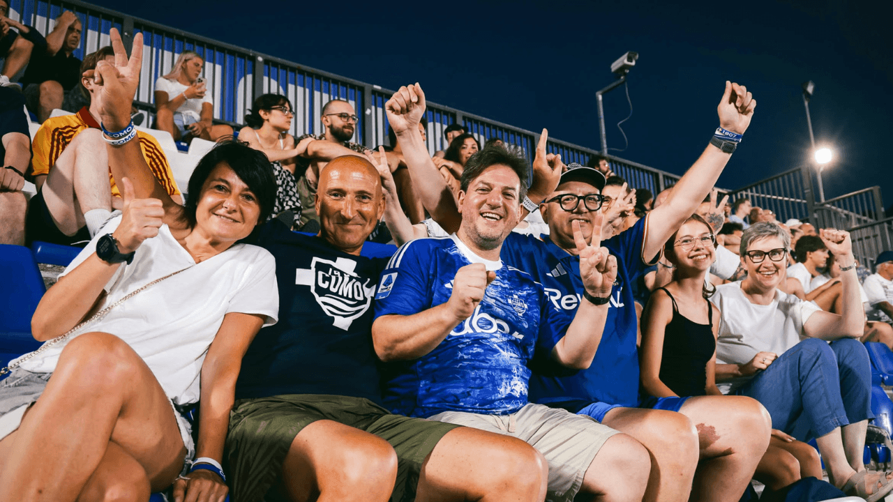 Unik! Petinggi Como Berikan Tiket Laga Debut Liga Champions ke Fans Lansia 