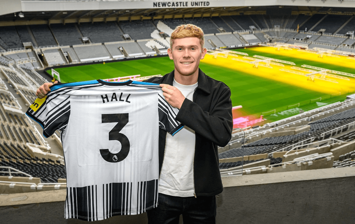 Cegah Dibajak Manchester United, Newcastle United Perpanjang Kontrak Lewis Hall