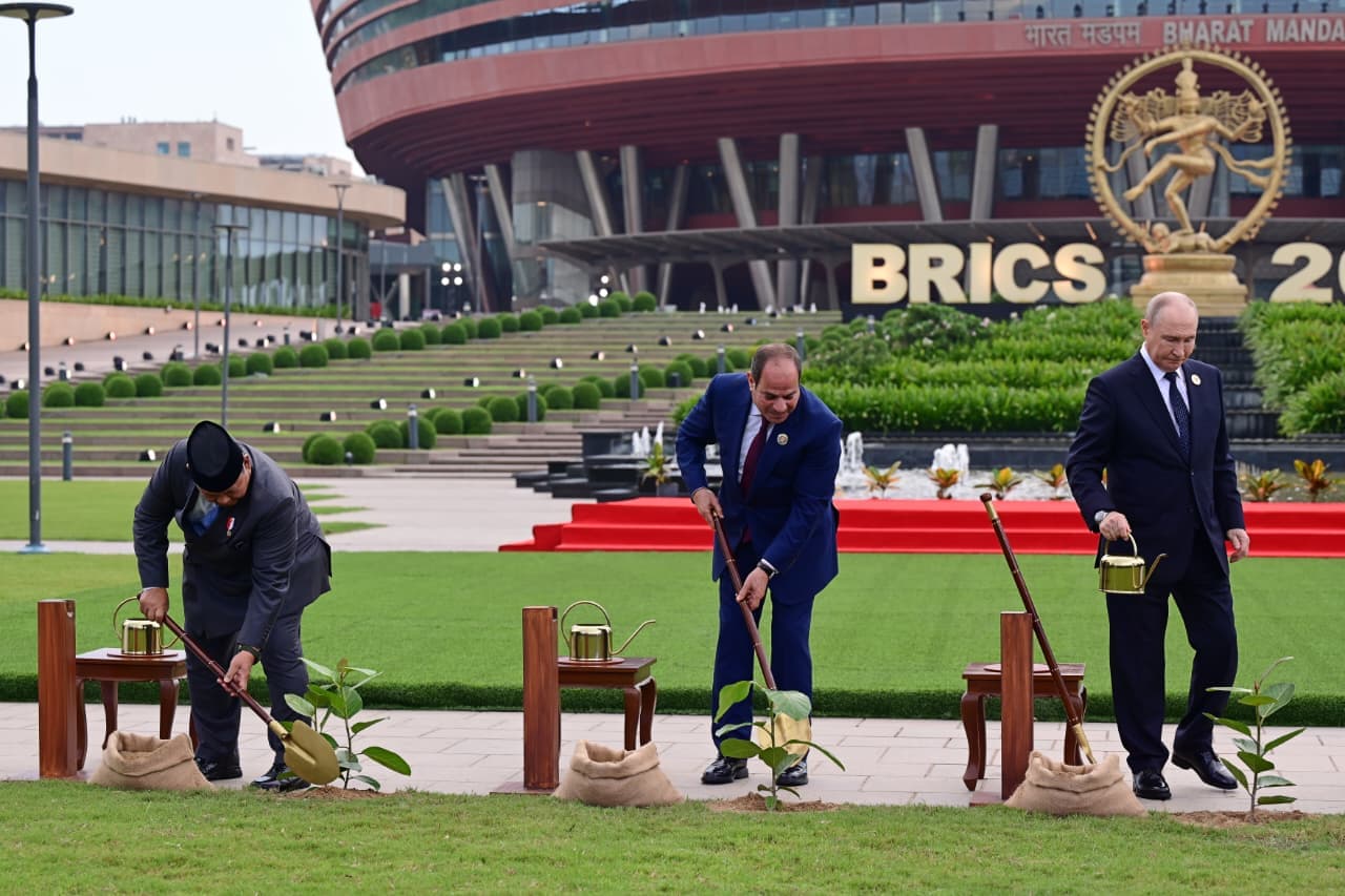 Prabowo dan Pemimpin BRICS Tanam Pohon Banyan, Ini Maknanya