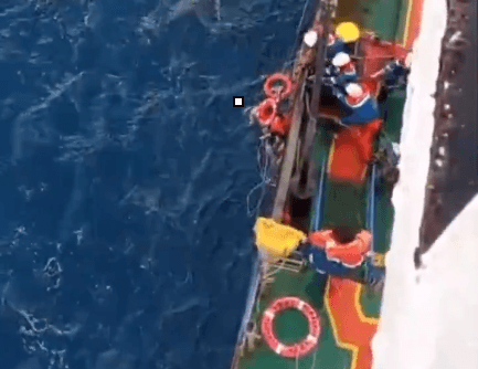 Tanker Minyak Pertamina pun Andil Selamatkan Penumpang dan Nakhoda KM Virgo Transport 8