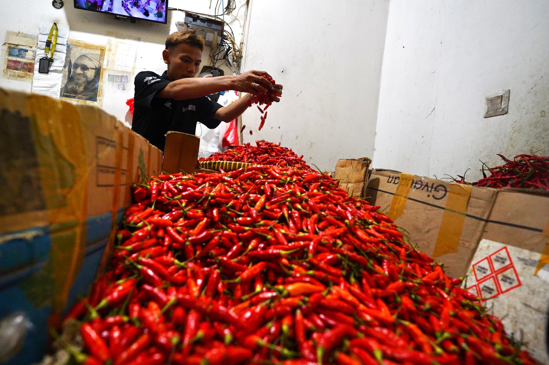Soaring Food Costs Push Inflation to 3.28% as Ministry Reaffirms Target Range