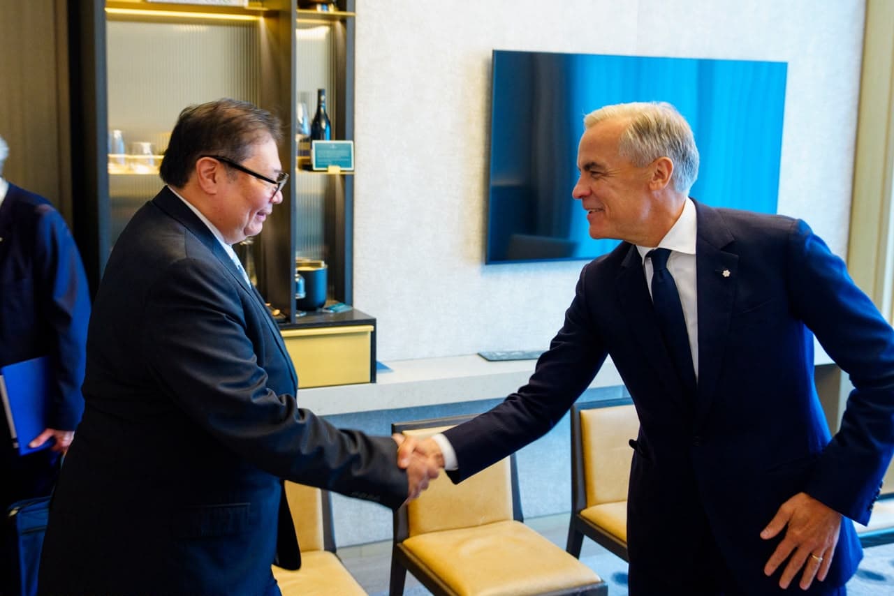 Tindak Lanjuti Arahan Presiden Prabowo, Menko Airlangga Temui PM Kanada Mark Carney Bahas Perdagangan