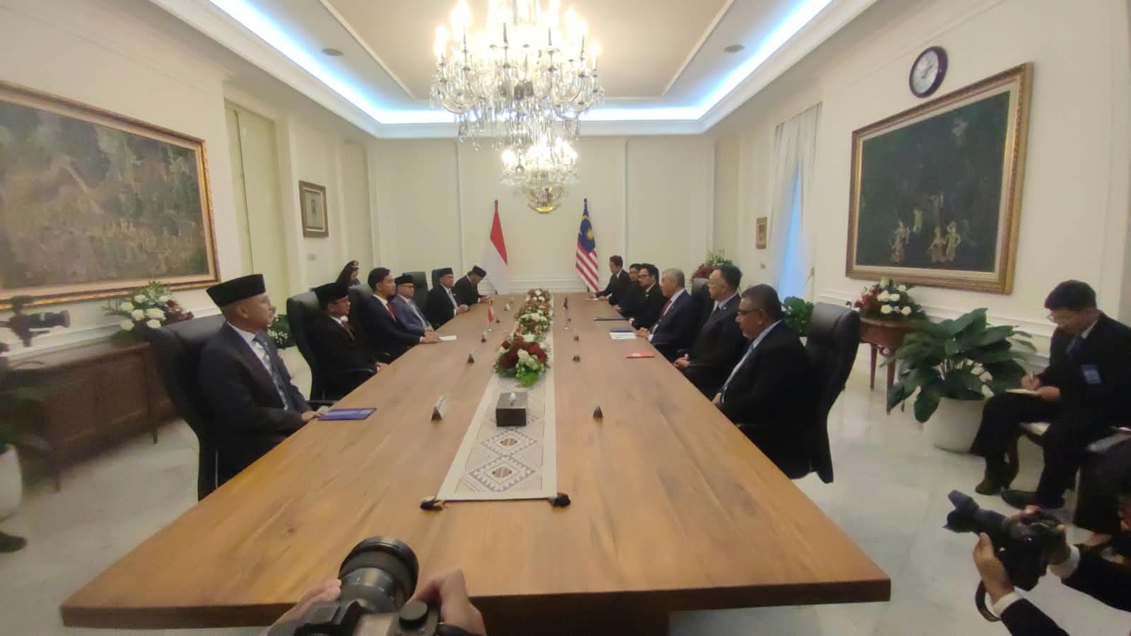 Wapres Gibran Terima Kunjungan Wakil Perdana Menteri Malaysia Ahmad Zahid 