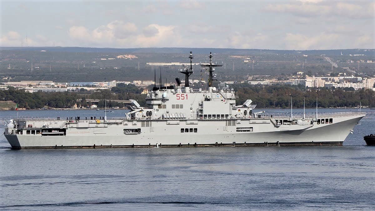 Presiden Prabowo Direncanakan Akan Menyaksikan Naval Parade dari Kapal Induk Pertama RI
