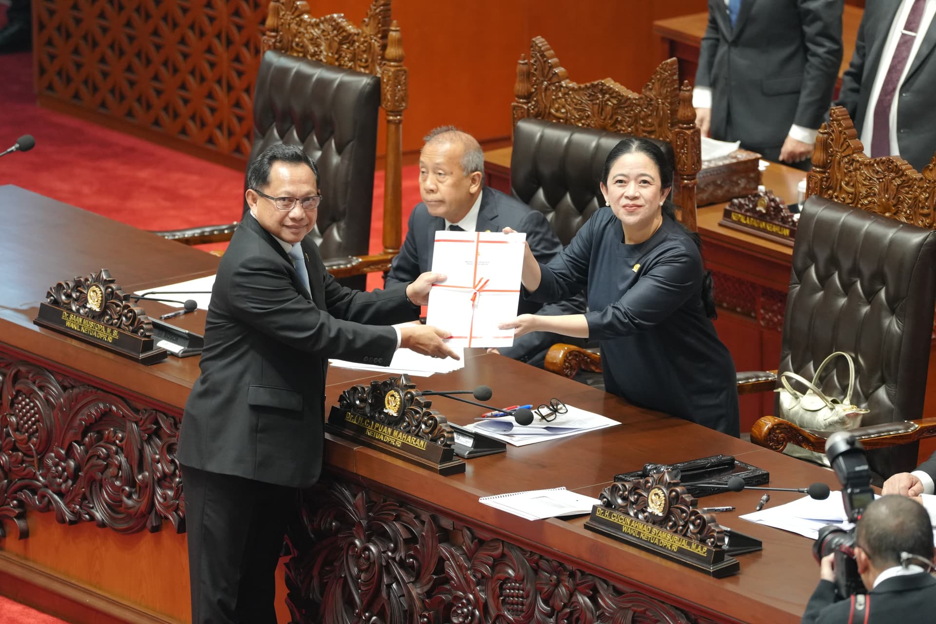 Resmi Disahkan DPR, Ini 15 Kabupaten/Kota di Kalimantan yang Memiliki Dasar Hukum Baru