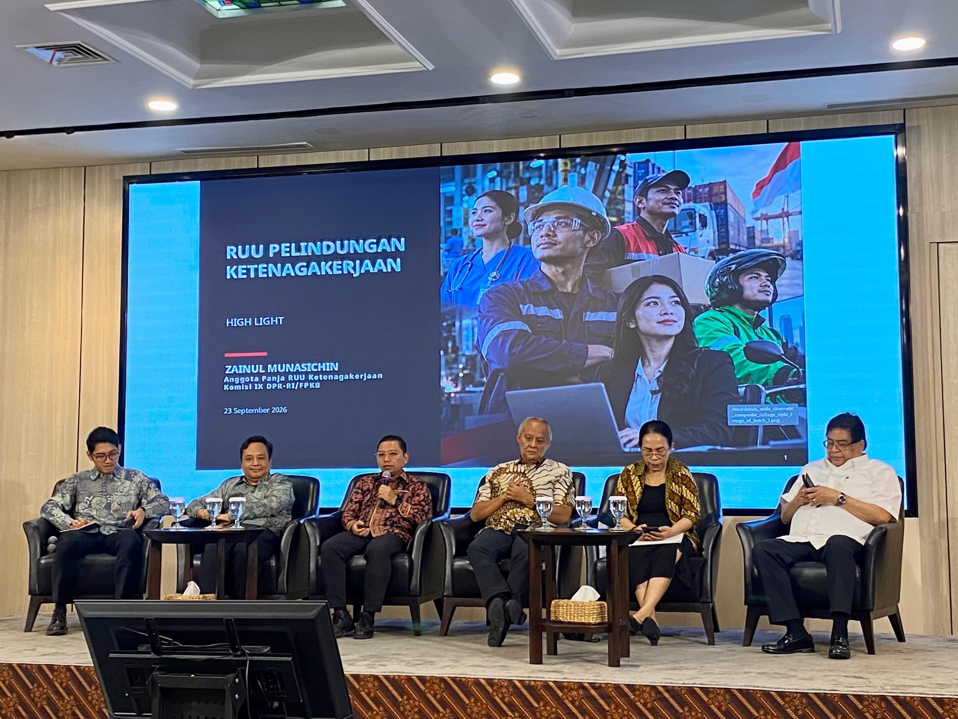 RUU Pelindungan Ketenagakerjaan Ditargetkan Diundangkan 8 Oktober 2026