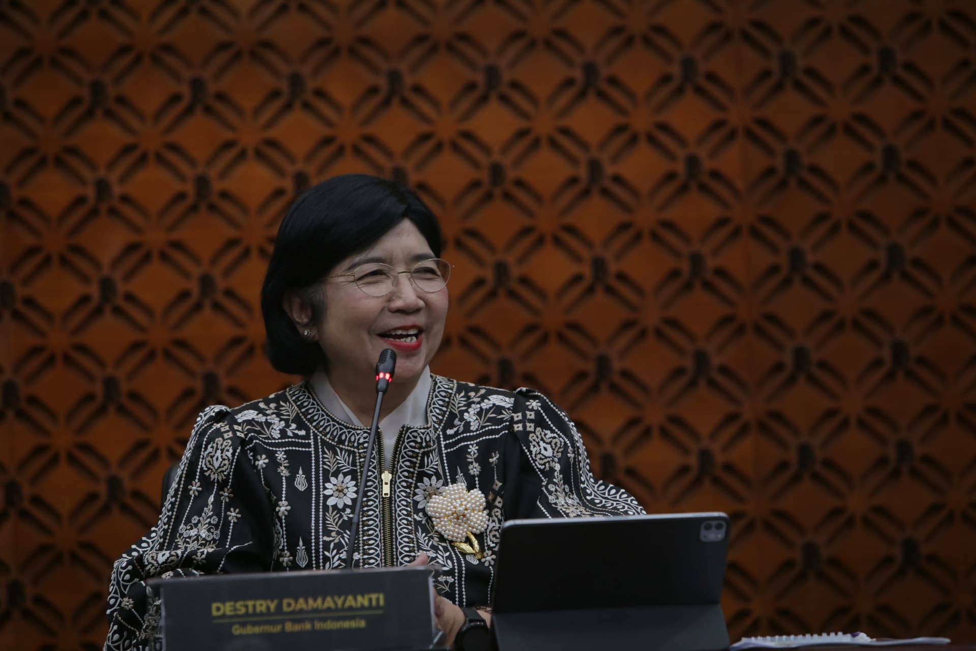 Menjaga Momentum Pertumbuhan,  Bank Sentral Pertahankan Suku Bunga