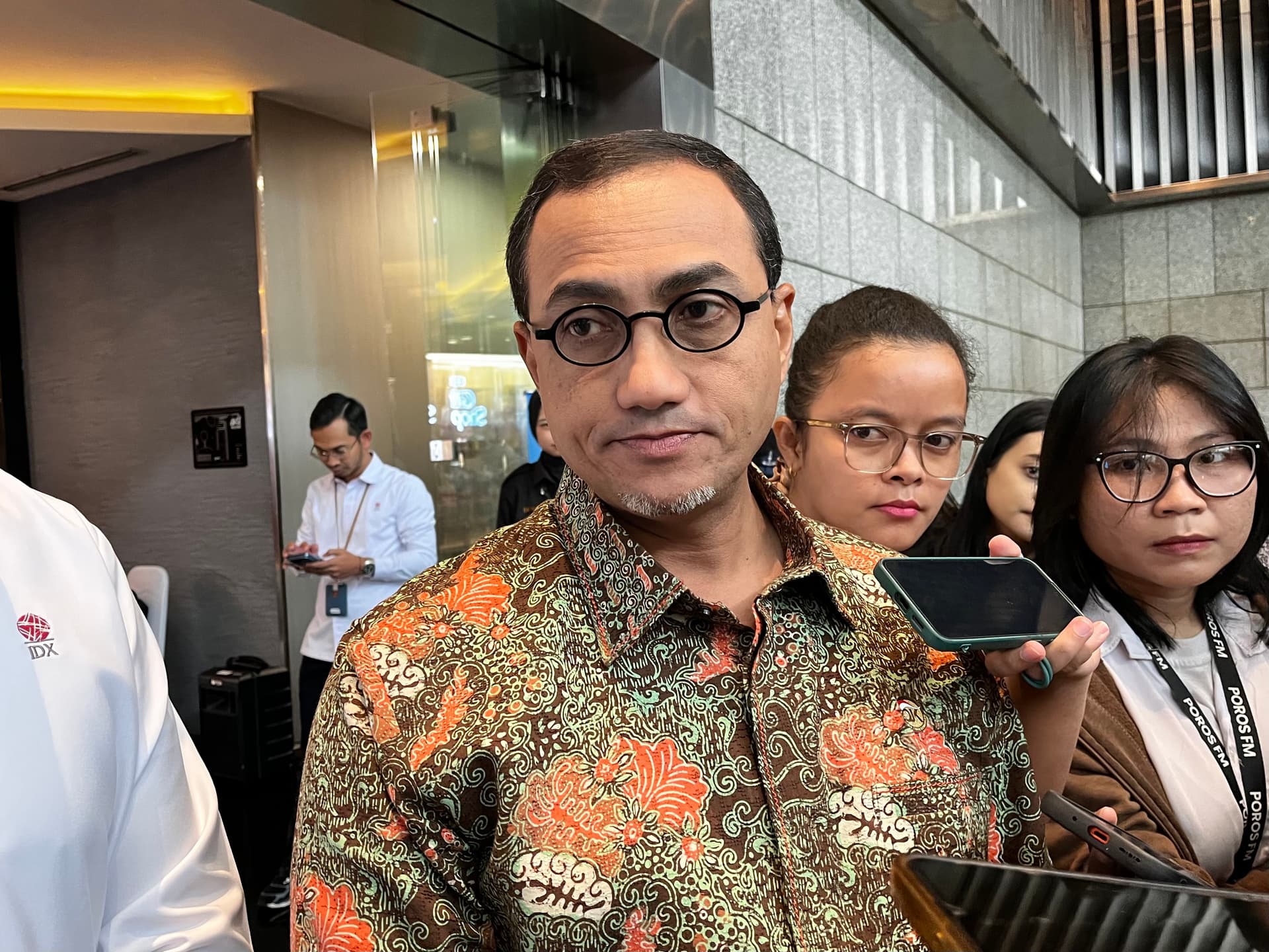Danantara Disebut Incar 40% Saham BEI, Ini Respons OJK