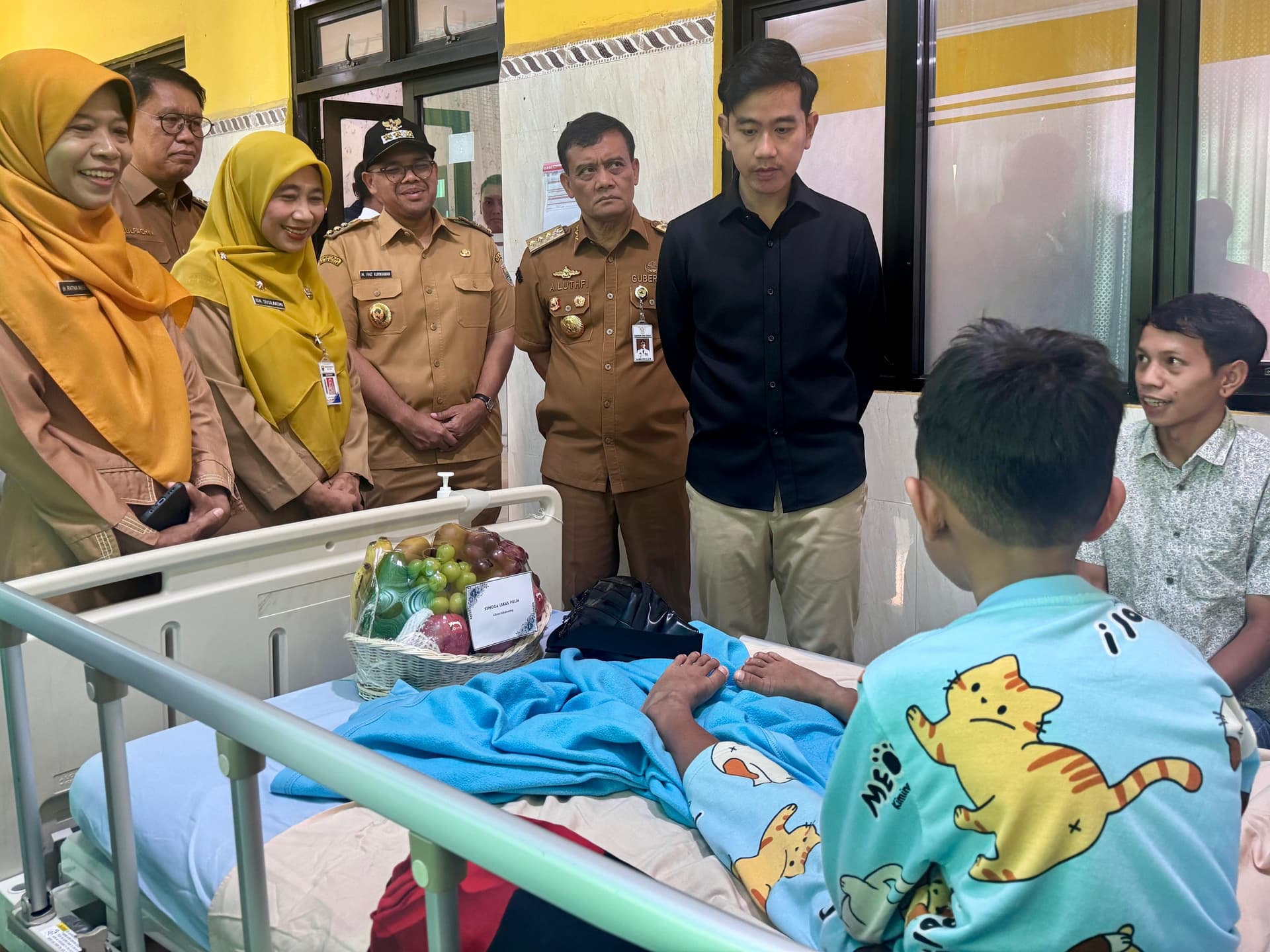 Gibran Minta Maaf kepada Korban Keracunan MBG, Pastikan Pasien Ditangani hingga Pulih 
