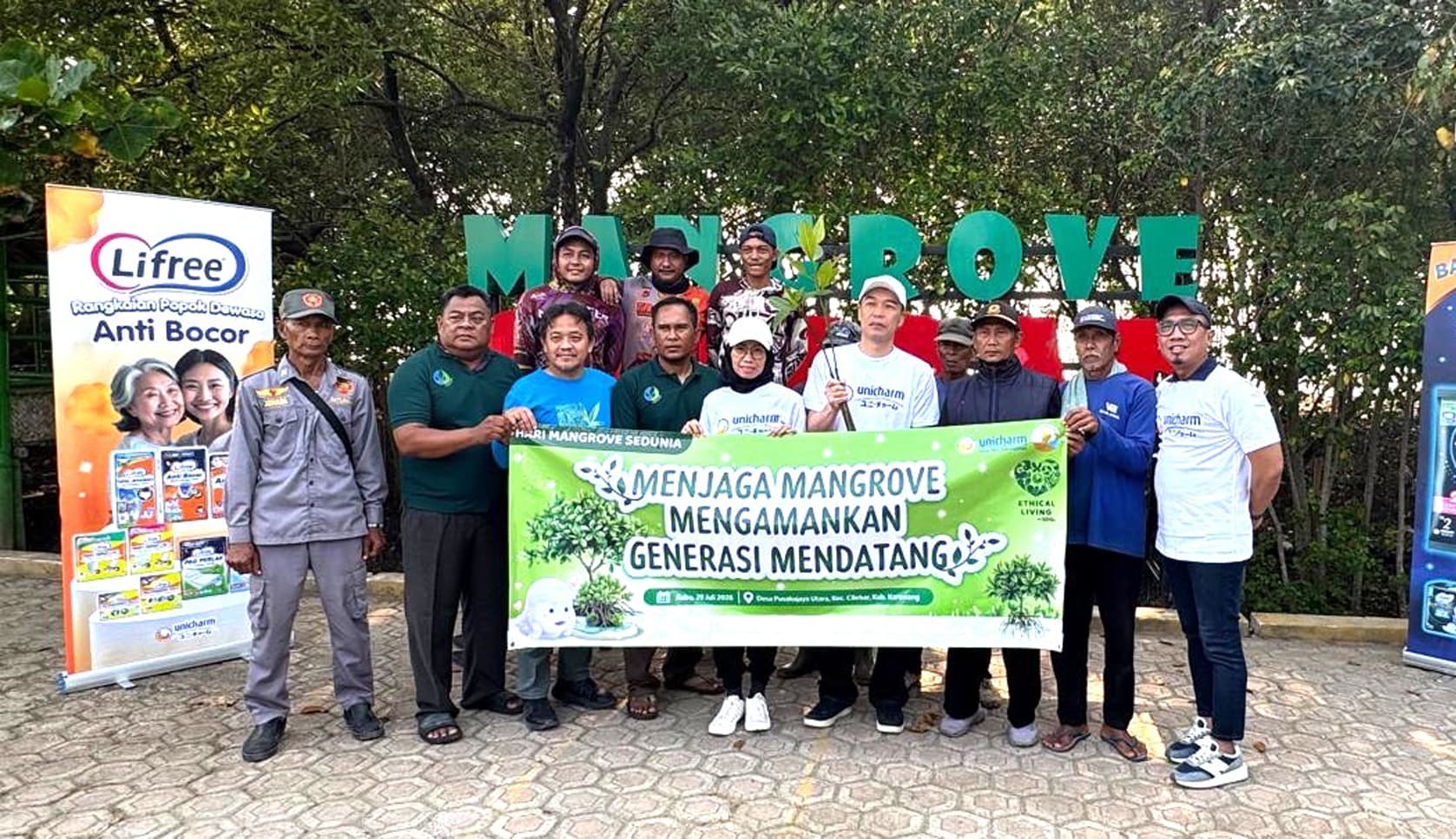 Sambut Hari Mangrove Sedunia, Unicharm Indonesia Tanam 1.000 Bibit Mangrove