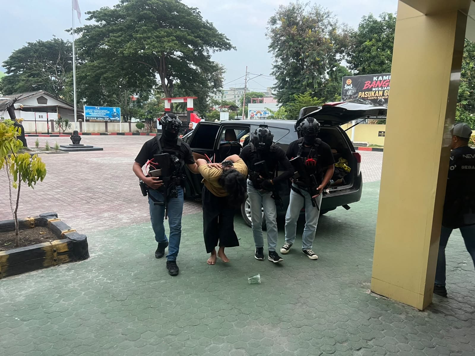 Densus 88 Polri Bekuk 11 Tersangka Terorisme di 6 Provinsi  