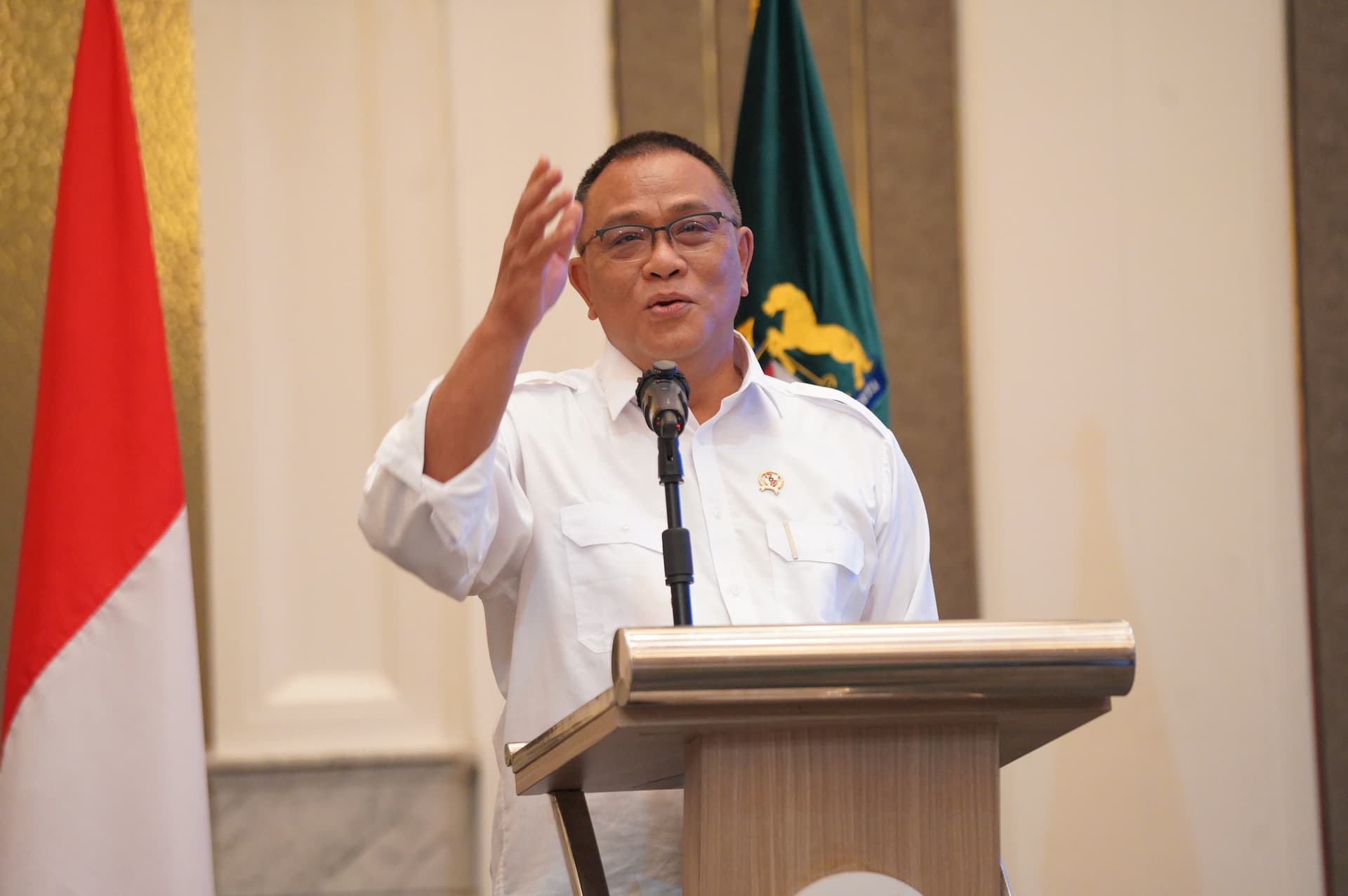  Menteri LH Jumhur Optimistis Pemadaman Karhutla Tak Sampai Sebulan 