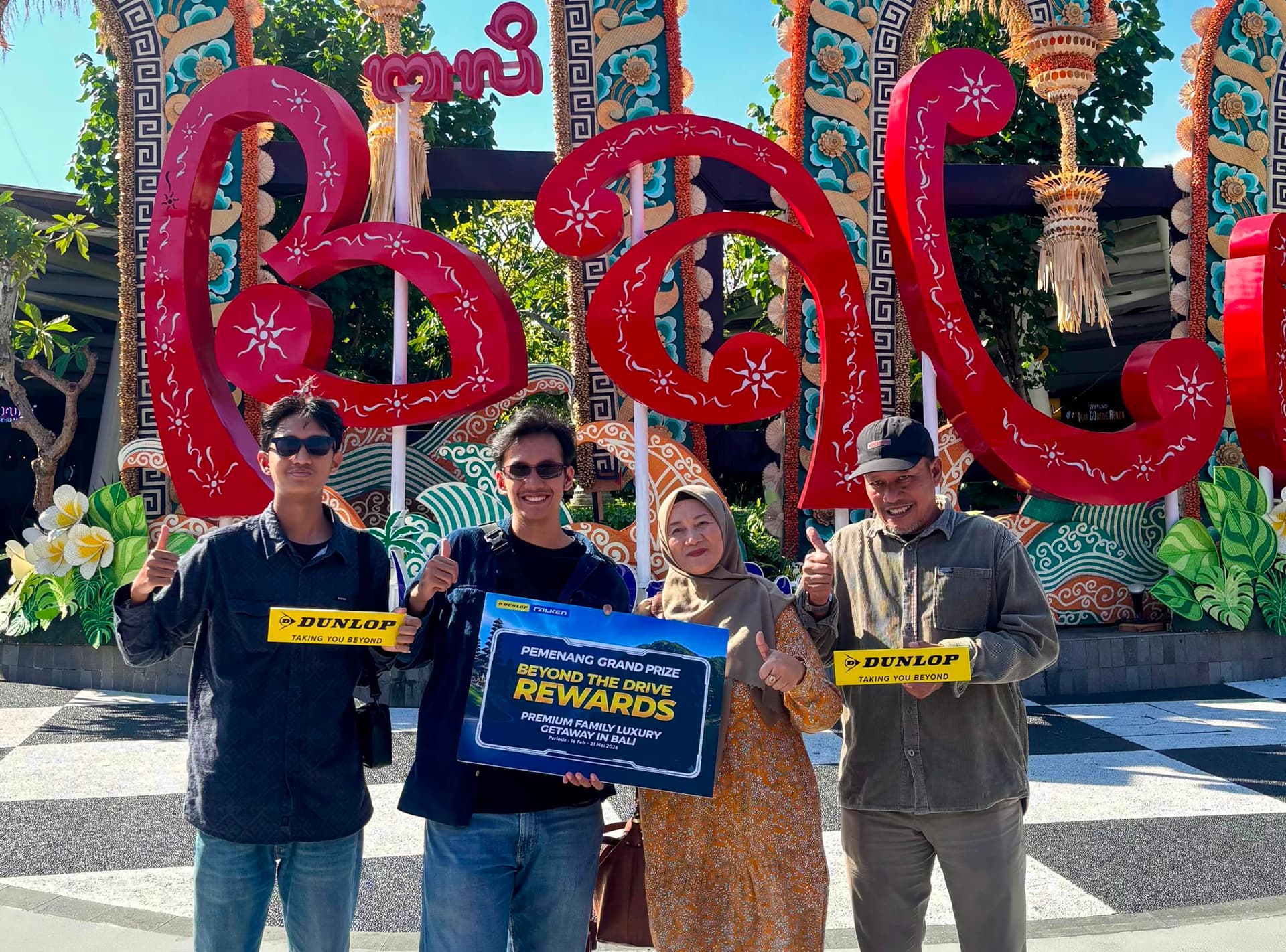 Beli Ban Dunlop, Tiga Keluarga Ini Diganjar Pengalaman Istimewa Liburan di Bali