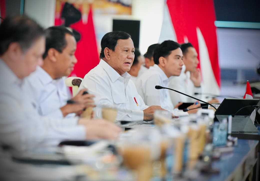 Imbas Antrean BBM di Bali, Prabowo Perintahkan Bahlil dan Pertamina Audit Kontrak 