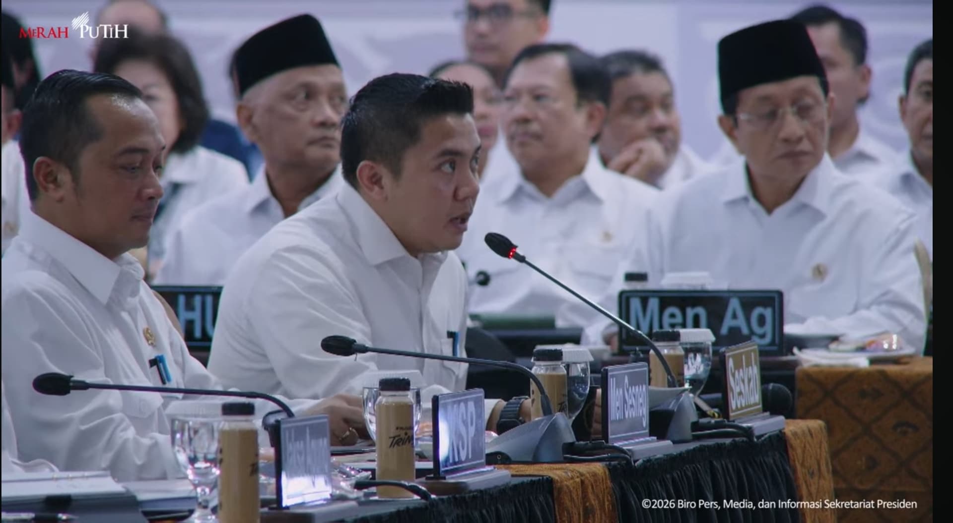 Video Capaian 2 Tahun Pemerintahan Prabowo Jadi Pembuka Sidang Kabinet Paripurna