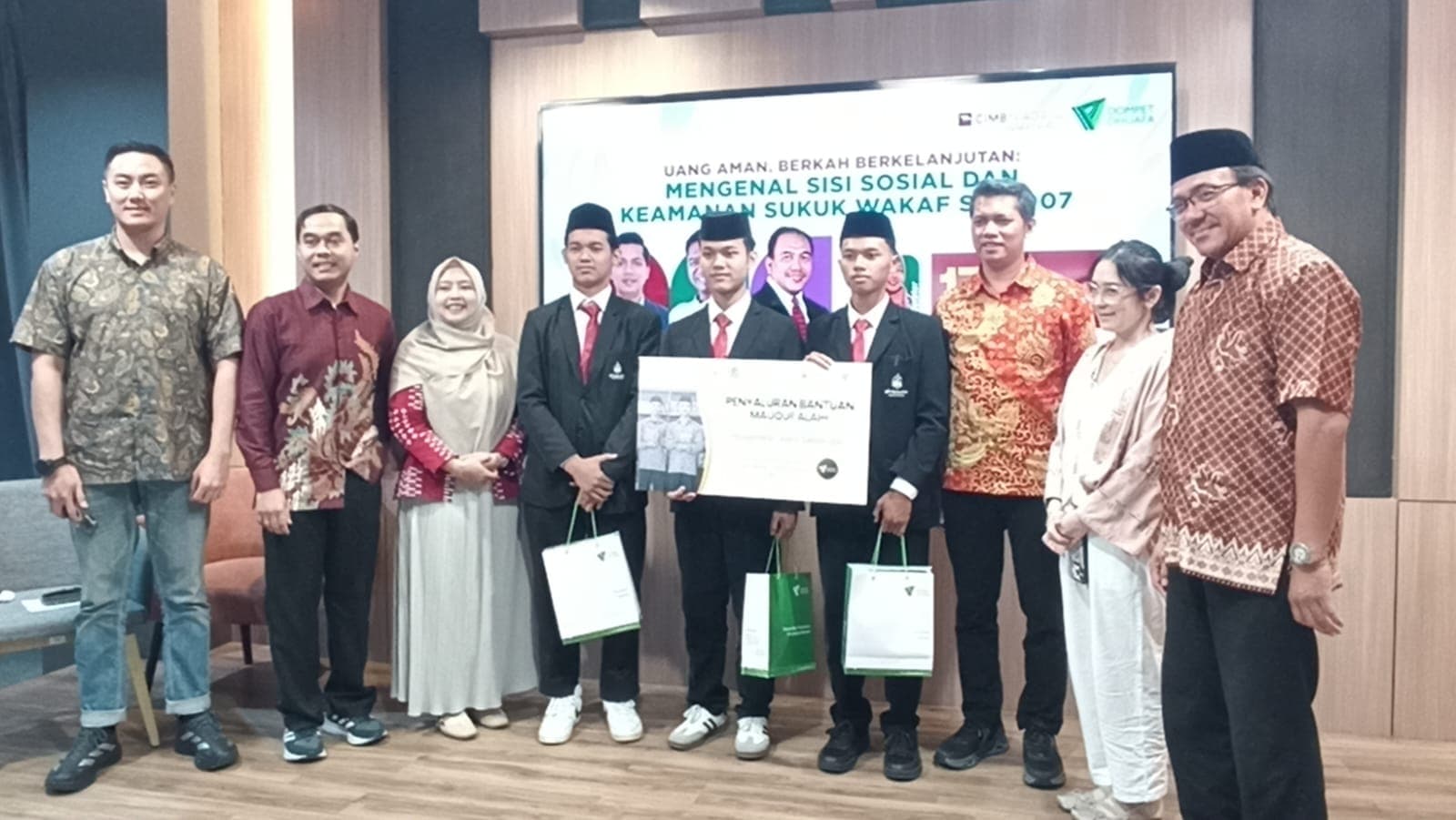 Wakaf Tak Hanya untuk Rumah Ibadah, Dompet Dhuafa Salurkan Imbal Hasil CWLS ke Rumah Sakit dan Pesantren