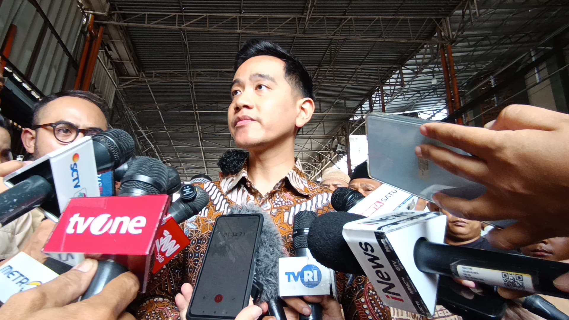 Gibran Hormati Denny Indrayana Cs Cabut Gugatan soal Suket di PTUN