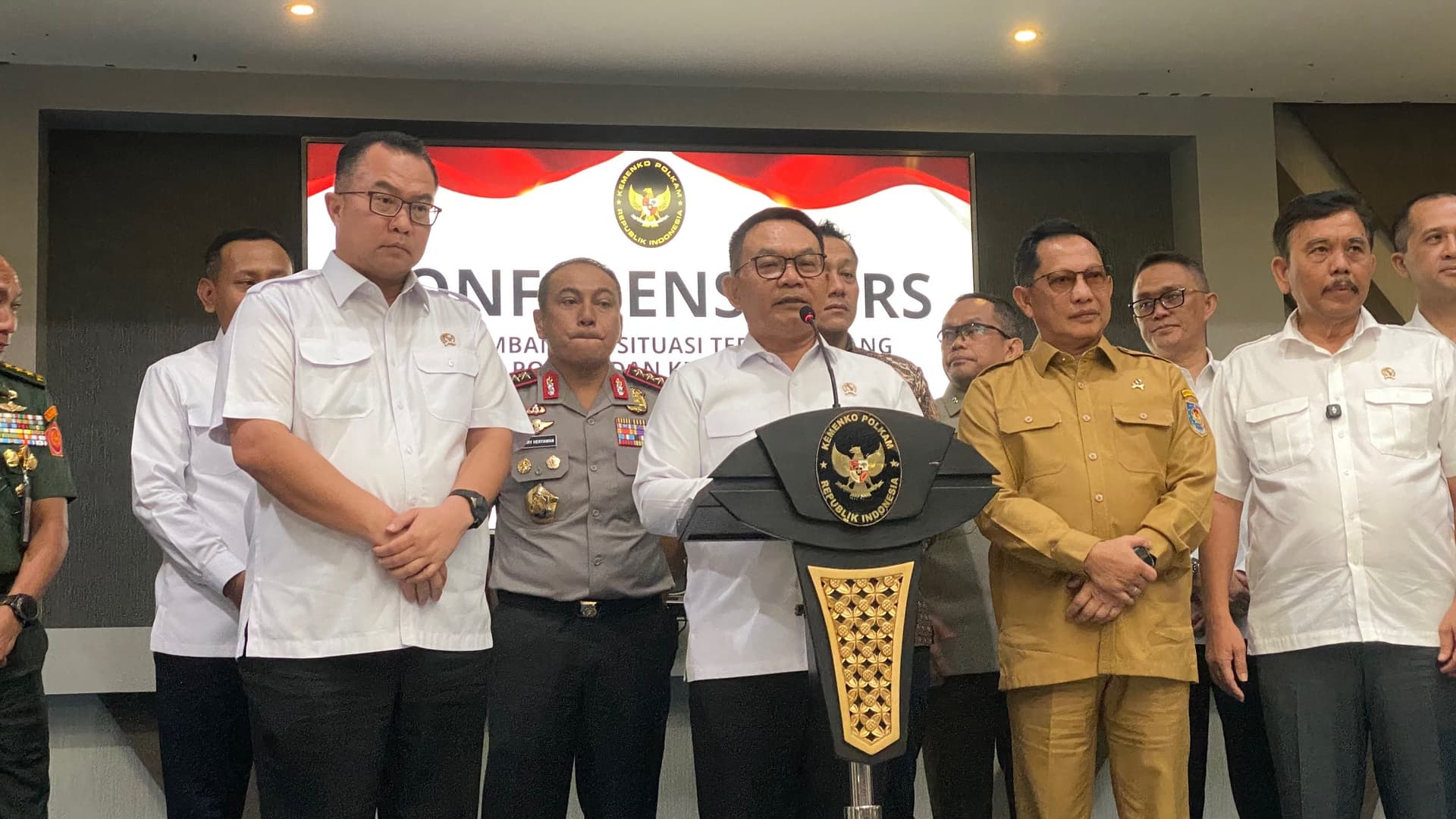 Jakarta Declines National Emergency Declaration on Wildfires Despite Expanding Smog and Corruption Probe