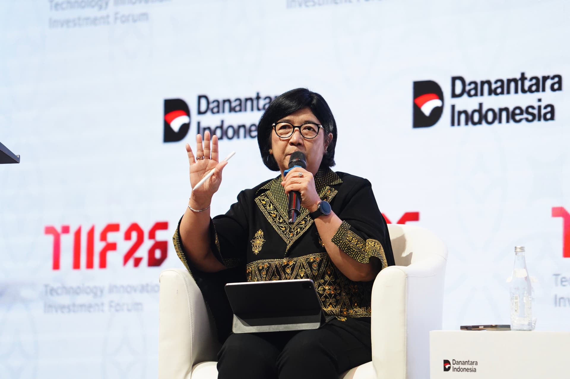 Rupiah Makin Terjerembab ke Rp 18.127 per Dolar AS, Gubernur BI Beri Jawaban