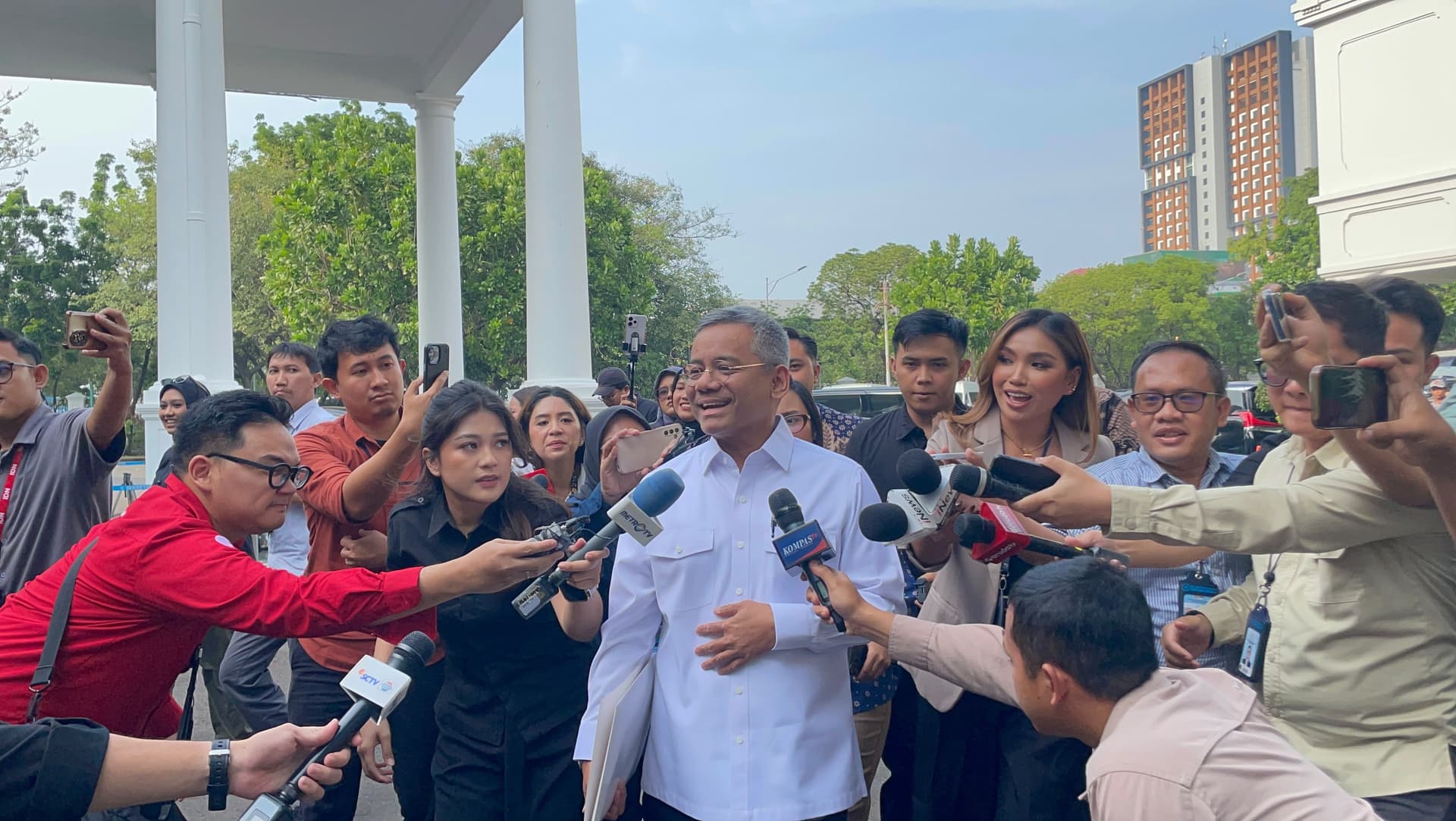 Prabowo Kembali Gelar Rapat dengan Menteri Bidang Ekonomi, Gubernur BI, hingga DEN 