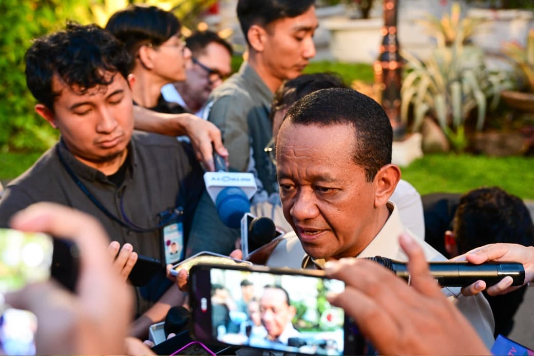 Prabowo Panggil Bahlil, Bahas Listrik Desa hingga Pabrik Baterai CATL–Antam