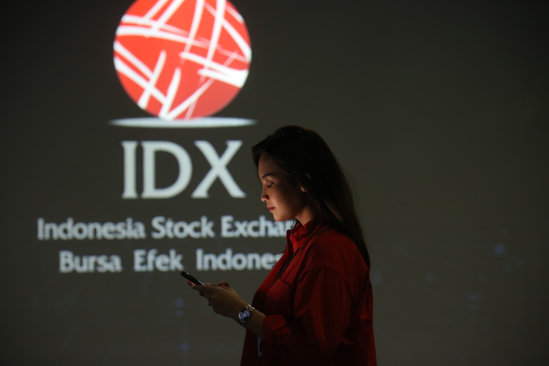 EDGE dan DCII Huni Daftar 10 Saham Boncos Pekan Ini, Kontras dengan Pekan Lalu